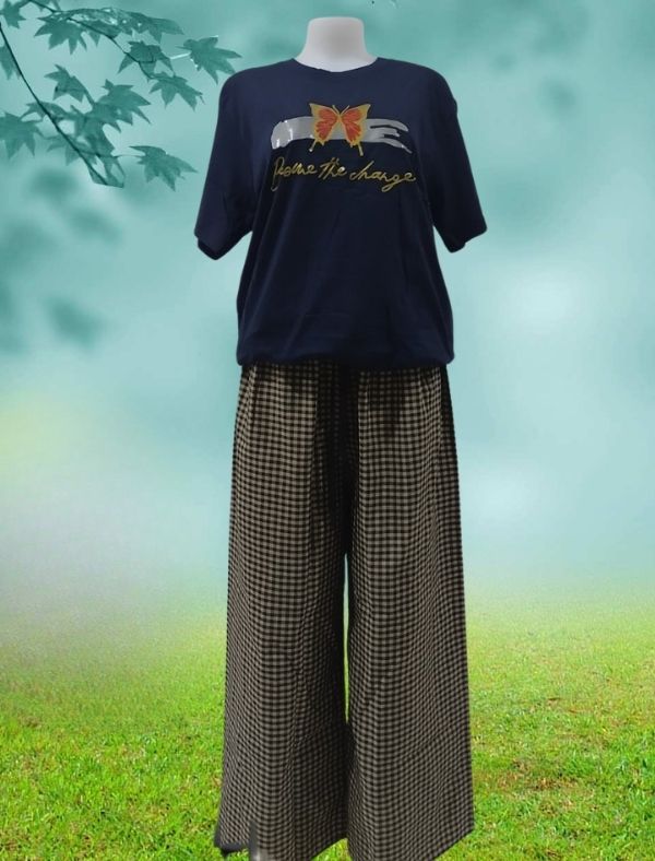 T shirt + ဘောင်းဘီ ချည်ကွက်